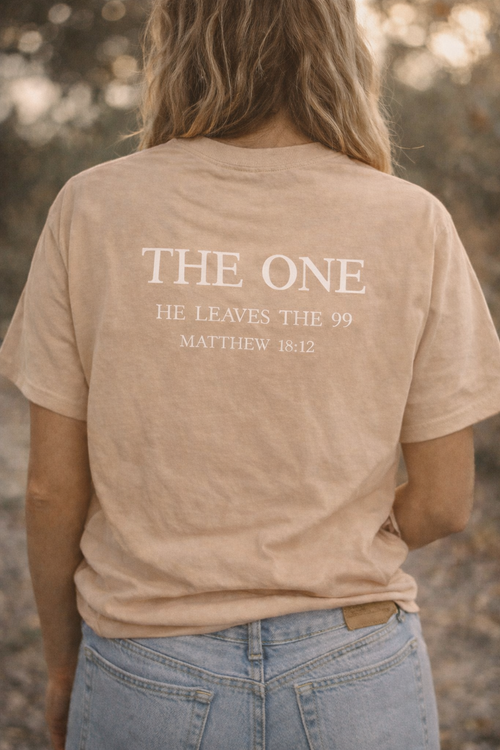 Seek Above Tee – Sand Color